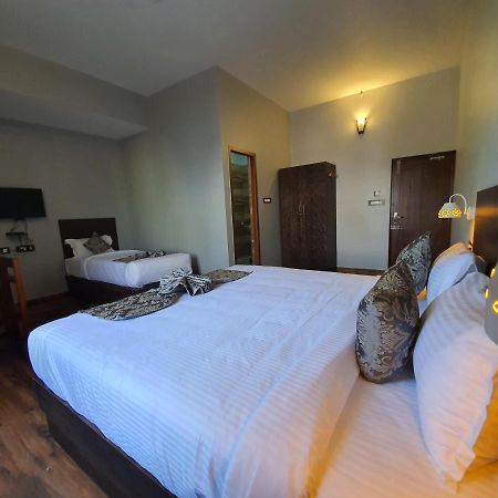 Le Supreme Inn  Pondichéry Extérieur photo