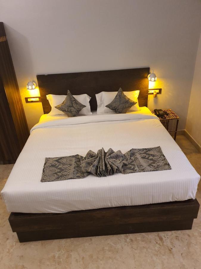 Le Supreme Inn  Pondichéry Extérieur photo